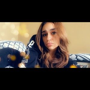 Meet your Posher, Thalia